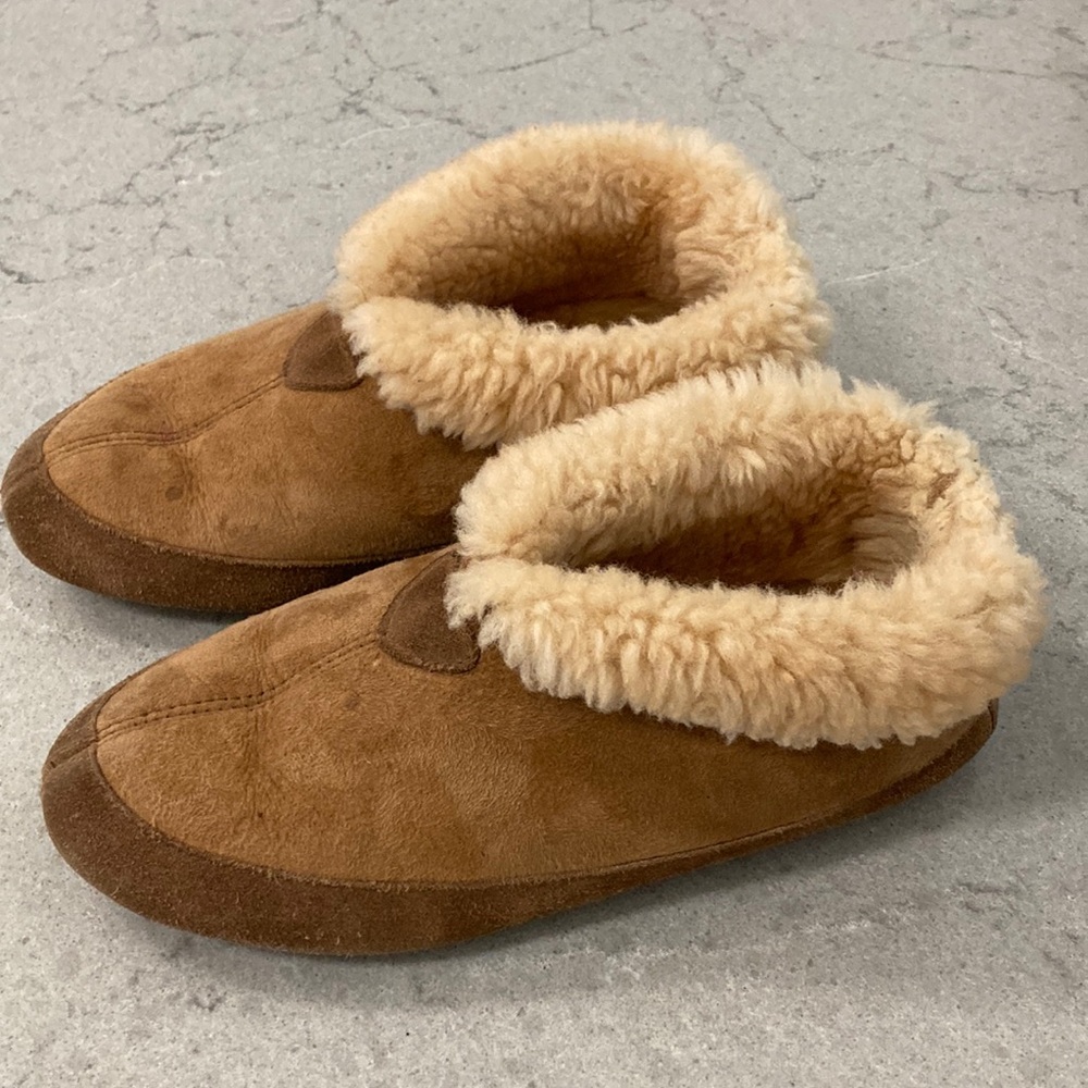 Qwarūba | Womens cabin slipper size 7
